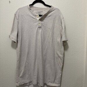 American Eagle light gray top, button closure. super soft line, men's XL